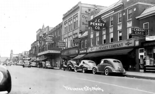 Lyric Theatre - Old Photo (newer photo)